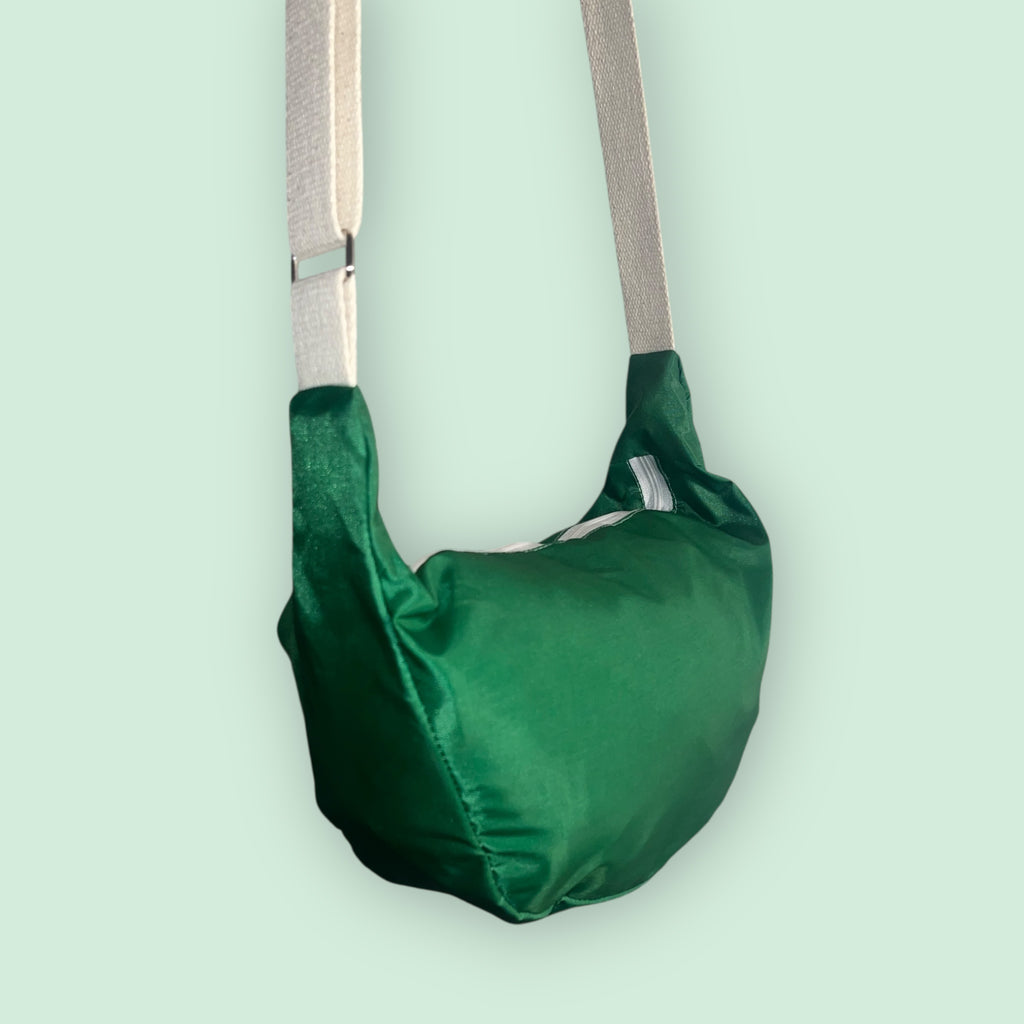 Halbmondtasche