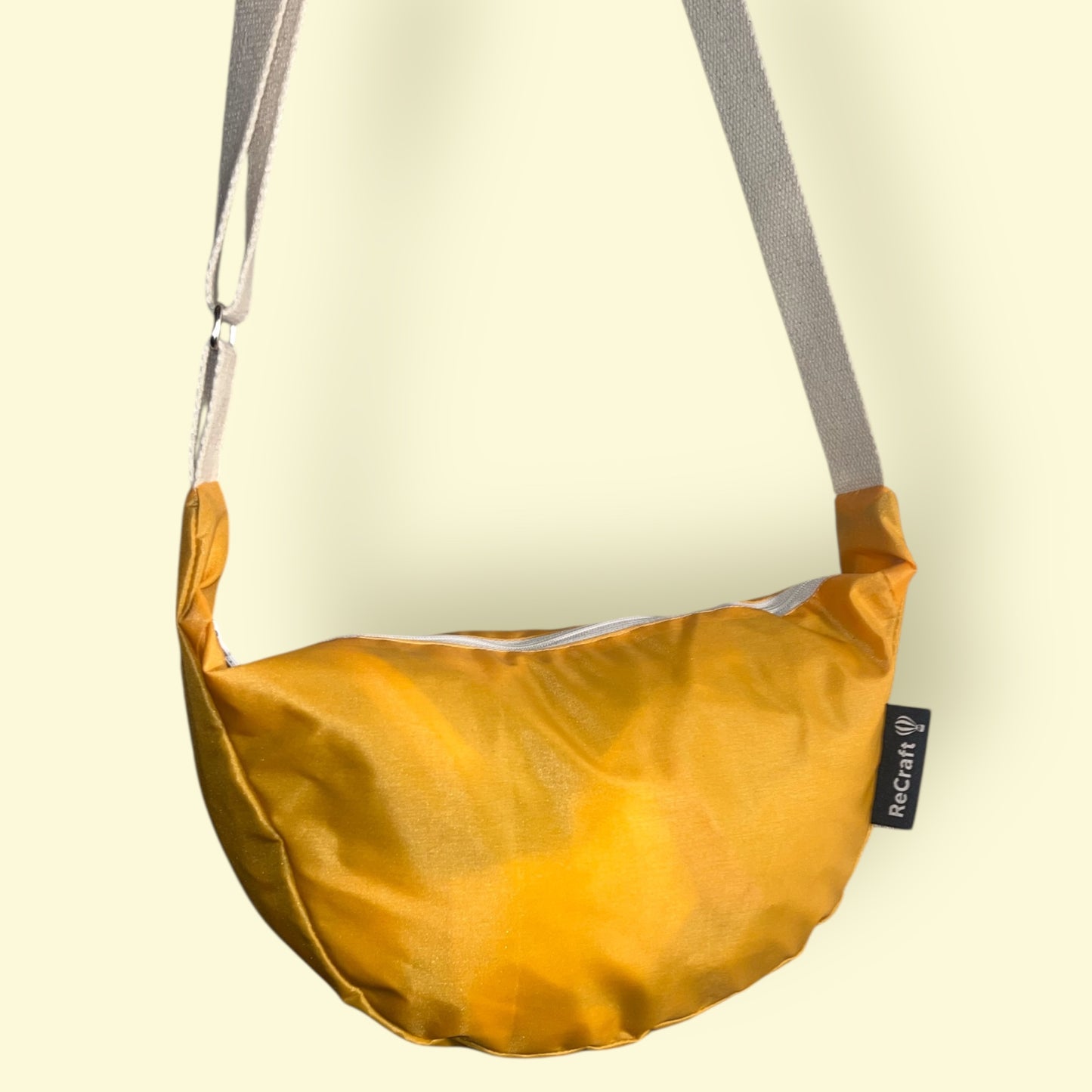 Bolso "media luna"